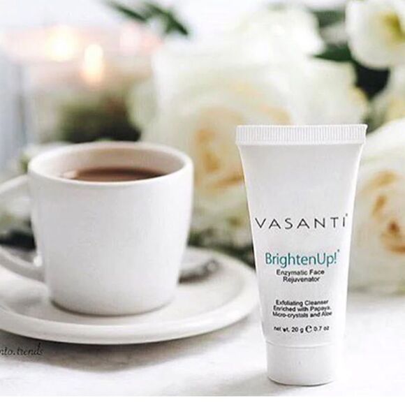 Vasanti BrightenUp! Exfoliator - Enzymatic Face Rejuvenator - Deluxe Sample 20g - Picture 5 of 16